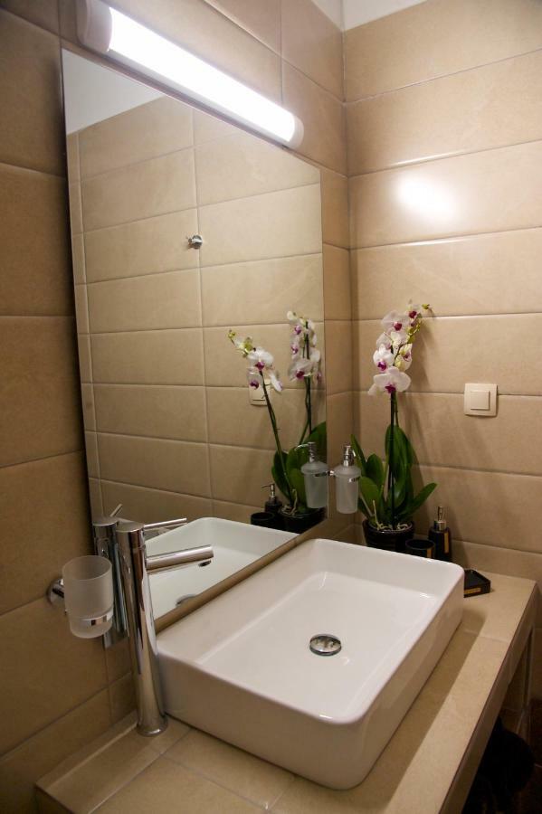 Appartamento Stylish And Elegant Apts Atene Esterno foto