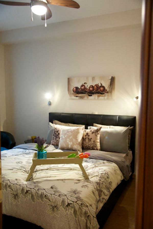 Appartamento Stylish And Elegant Apts Atene Esterno foto